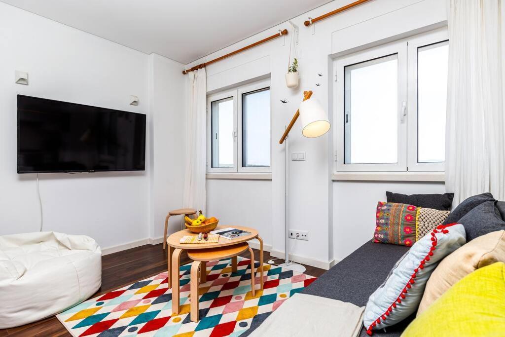 Cozy Bright Space With Landscape And Air Conditioner Лиссабон Экстерьер фото